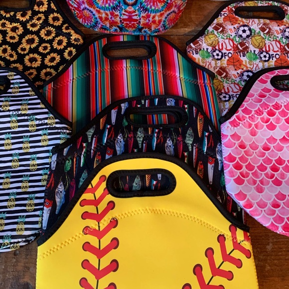 Neoprene Lunch Totes 🚨BOGO FREE🚨 - Picture 5 of 7